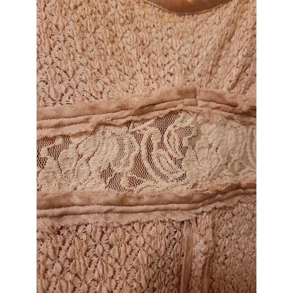 Free People Boho Peach Small Sleeveless Lace Blouse Button Back Urban Outfitters - Picture 3 of 14